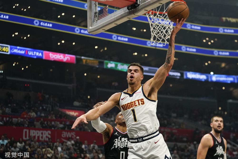 他能够冷静 他能够冷静